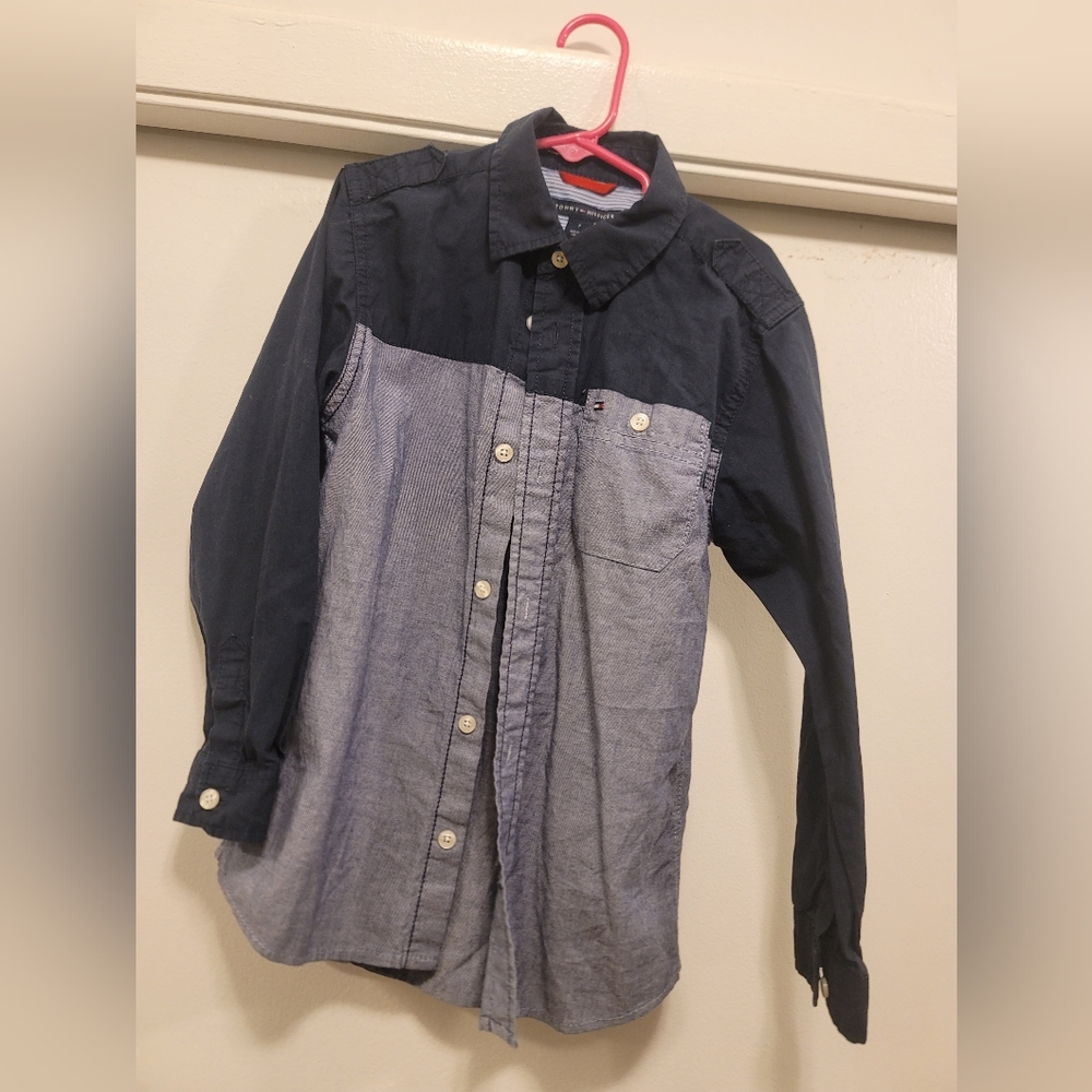 *Tommy Hilfiger* boys size 7 button down shirt